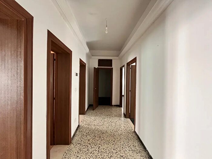 Appartamento con 5 locali in affitto in Via Marzabotto, Bologna