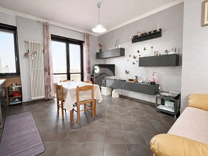 Appartamento trilocale in vendita in Piazza Magenta, None