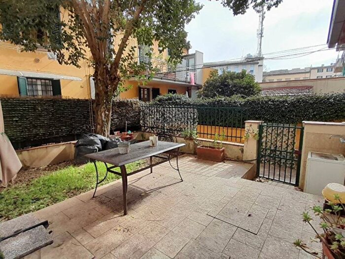 Appartamento con 5 locali in affitto in Via Erbosa, Gavinana, Firenze