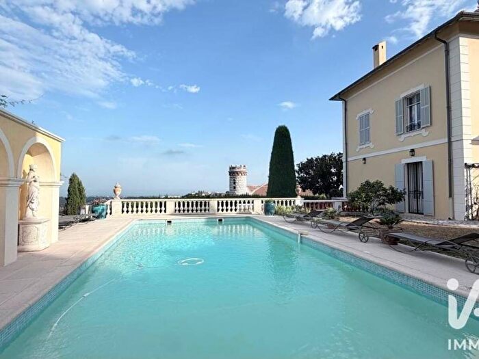 Casa quadrilocale in vendita in Vence