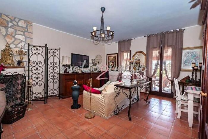 Casa con 5 locali in vendita in Itri