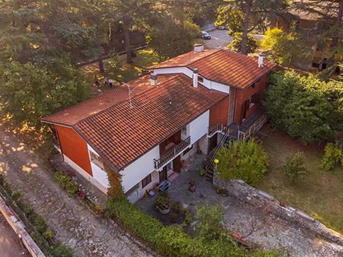 Casa con 5 locali in vendita in Mercato Saraceno