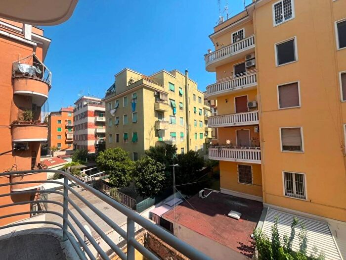 Appartamento bilocale in affitto in Via Montepulciano, Villa Fiorelli, Roma