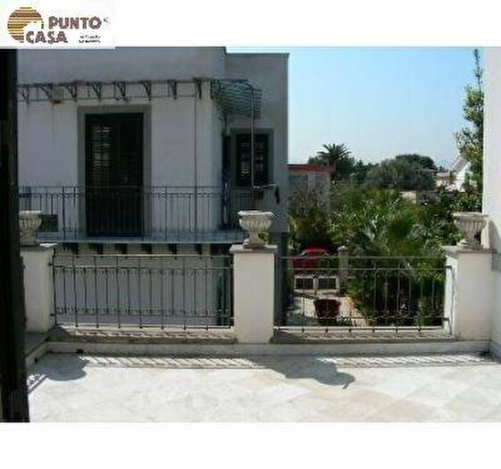 Appartamento trilocale in affitto in via Melpomene, Mondello Valdesi, Palermo