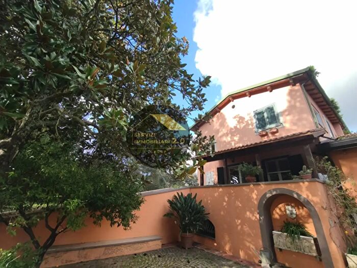 Casa con 7 locali in vendita in Via Corana, Cisterna Di Latina