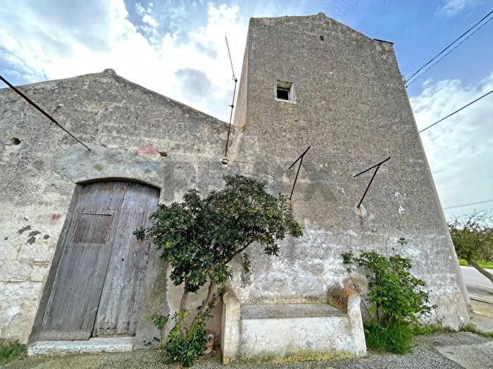 Casa con 5 locali in vendita in Via Milano, Erice