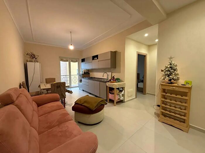 Appartamento trilocale in vendita in Via Giovanni Miranda, Napoli