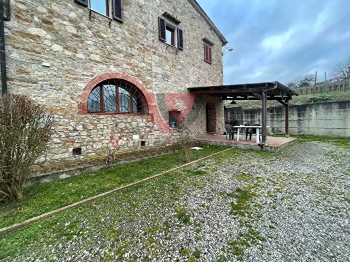 Appartamento con 5 locali in vendita in Olino d, Casole DElsa