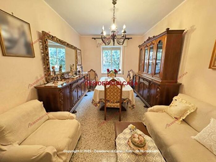 Appartamento con 5 locali in vendita in Via Pietragrossa, Cefalu