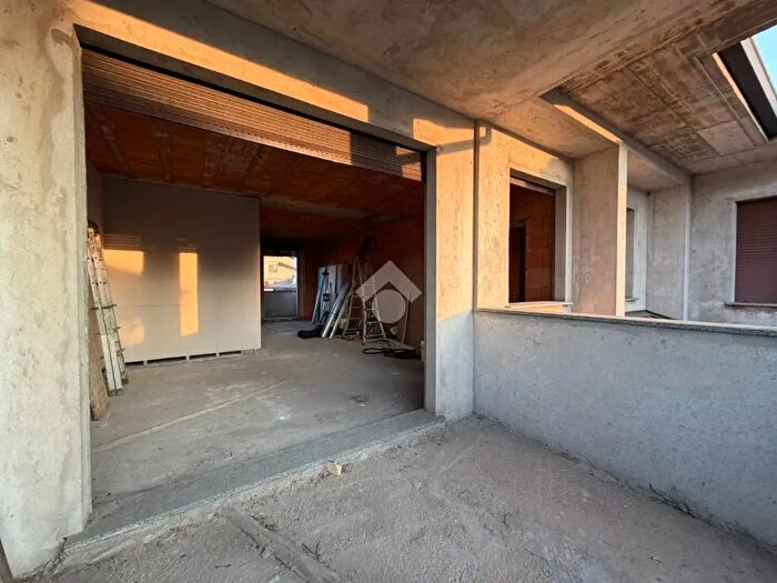 Appartamento quadrilocale in vendita in Via Umberto Saba, Seregno