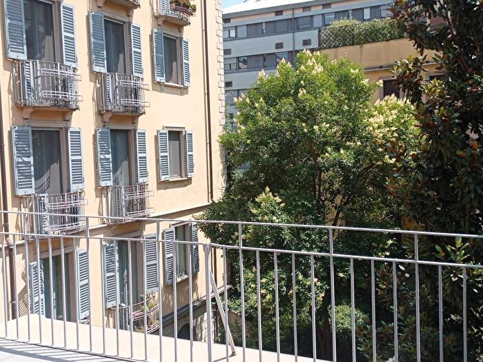 Appartamento bilocale in affitto in Via Francesco Sforza, Missori, Milano