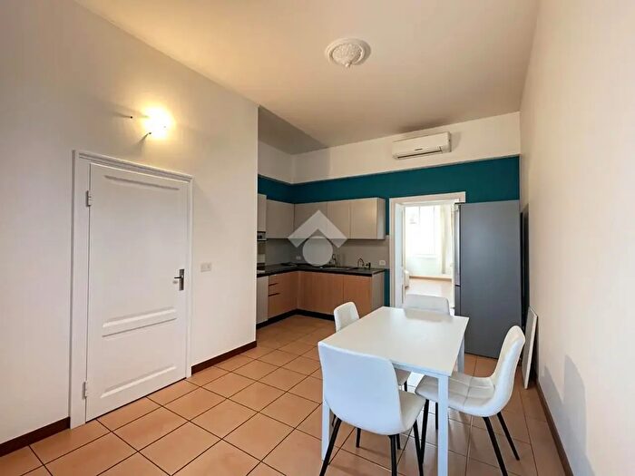 Appartamento bilocale in affitto in Via Garigliano, Milano