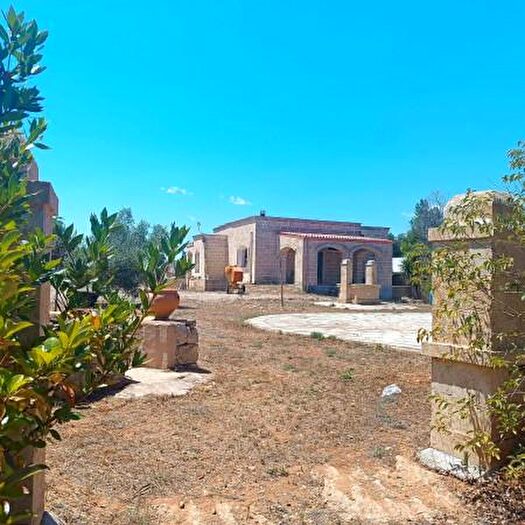 Casa con 6 locali in vendita in Via Ludovico Ariosto, Tricase