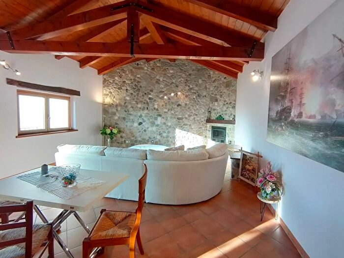 Casa con 5 locali in vendita in Via Maggio Ragogna, Ragogna