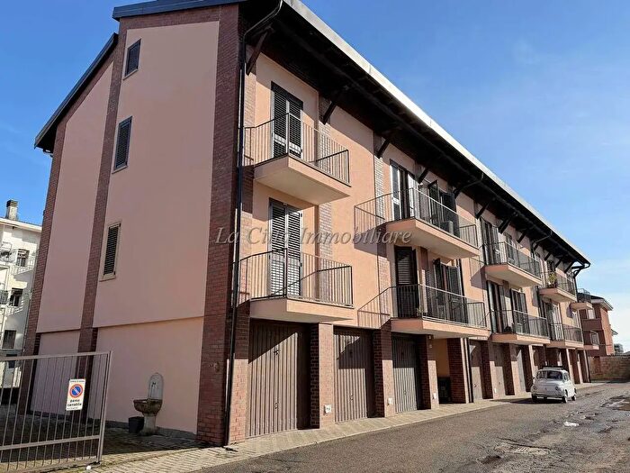 Appartamento trilocale in vendita in Via Maestra Torrion Quartara, Novara