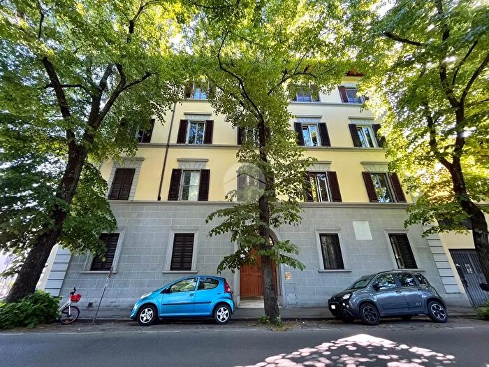 Appartamento quadrilocale in vendita in Viale Augusto Righi, Firenze
