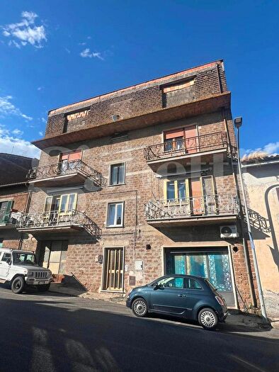 Appartamento con 6 locali in vendita in Via IV Novembre, Vejano