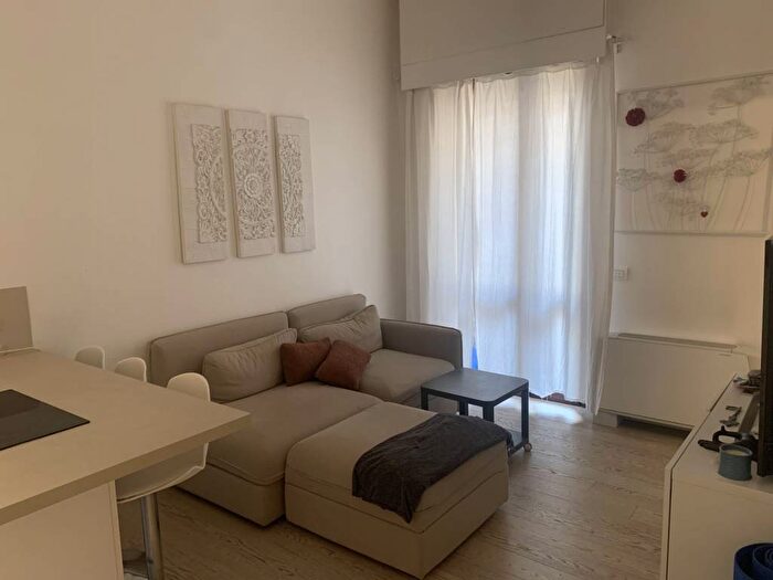 Appartamento bilocale in affitto in Via Giuseppe Parini, Porta Nuova, Milano