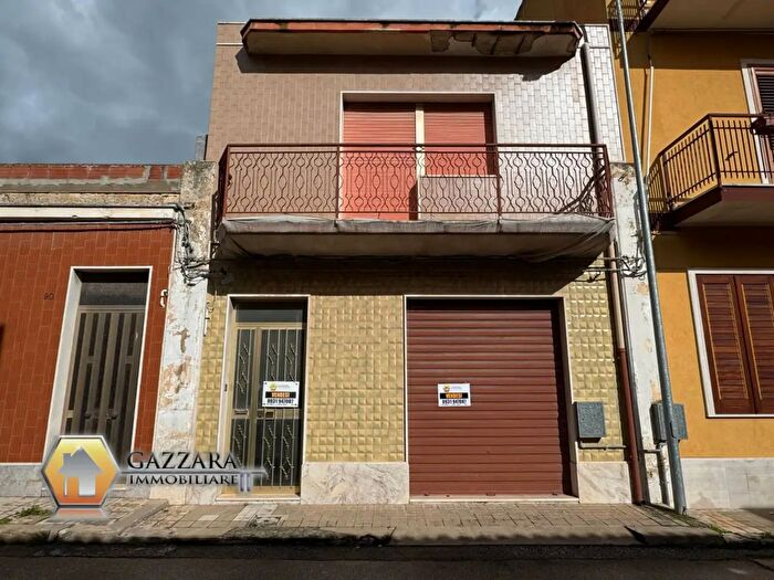 Casa con 6 locali in vendita in Via Magenta, Canicattini Bagni