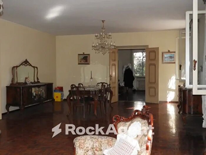 Casa con 6 locali in vendita in Via Claudia, Maranello