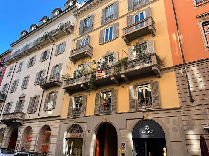 Appartamento con 5 locali in affitto in Via Solferino, Moscova, Milano