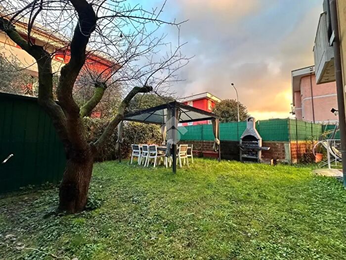 Appartamento con 5 locali in vendita in Via Antonio Gramsci, Luni