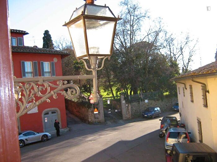 Appartamento trilocale in affitto in Via del Pian dei Giullari, Cinque Vie, Firenze