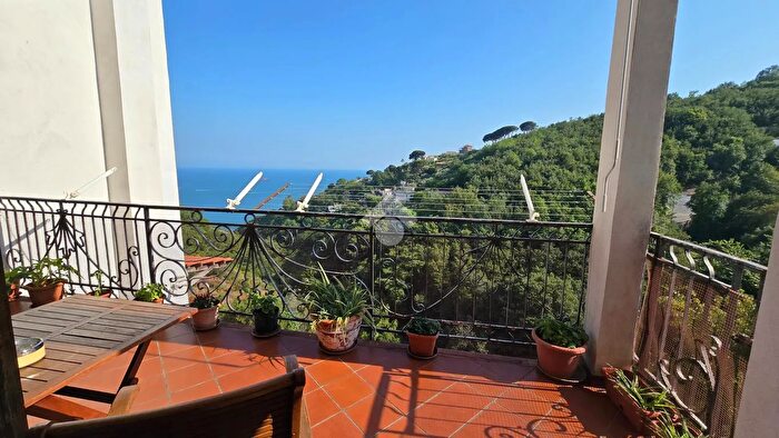 Casa quadrilocale in vendita in Via Bottaio, Vietri Sul Mare