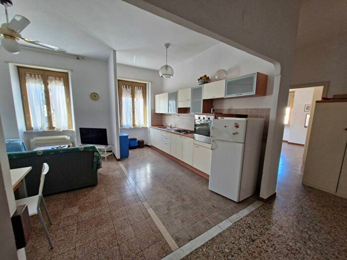 Appartamento trilocale in affitto in VIA MIMMA POLLASTRINI, Centro Storico, Anzio
