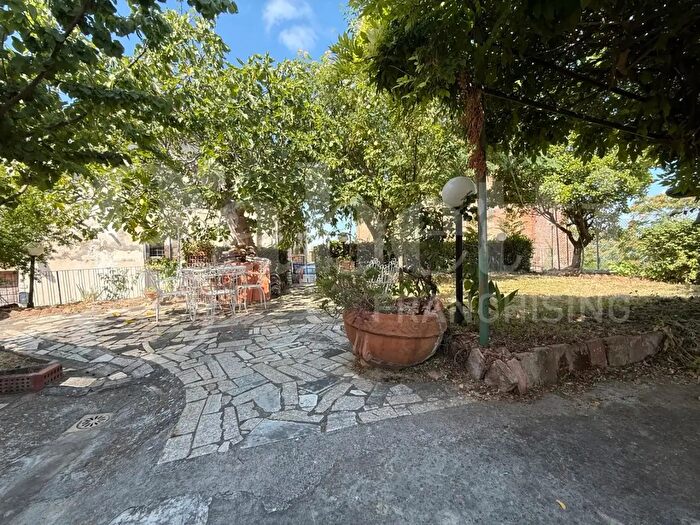 Casa con 5 locali in vendita in Palaia