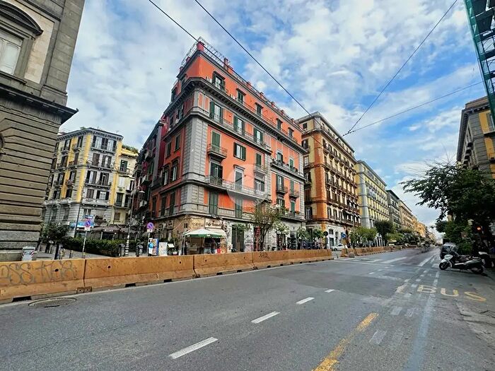 Appartamento quadrilocale in vendita in Via dei Chiavettieri, Napoli
