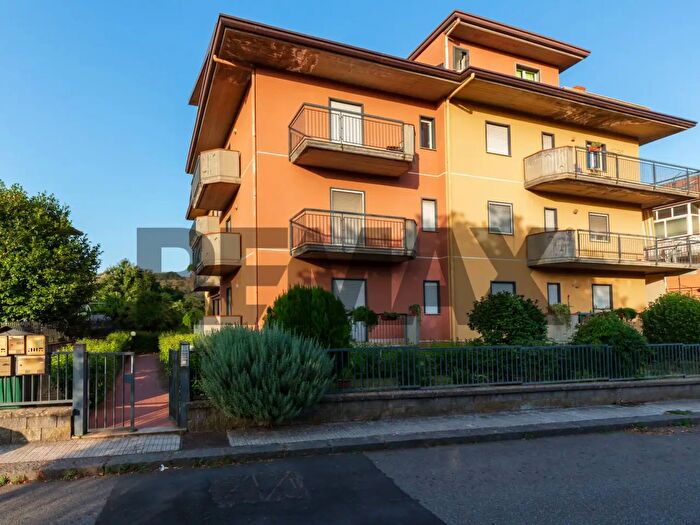 Appartamento trilocale in vendita in Via Domenico Gagini, Linguaglossa