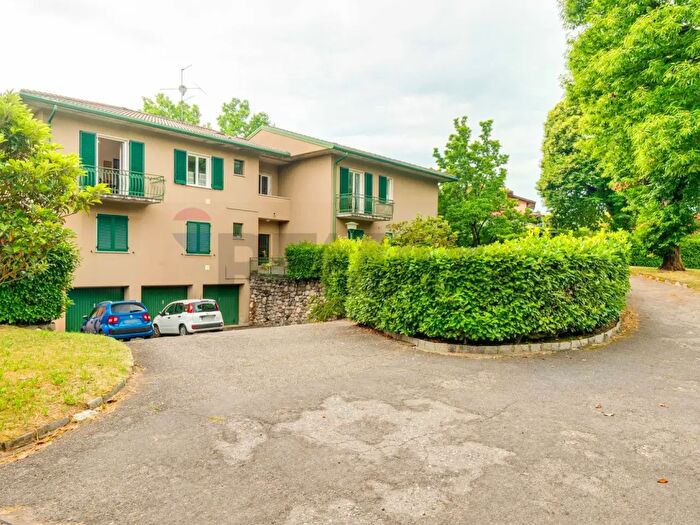 Appartamento trilocale in vendita in Via al Ronco, Barasso