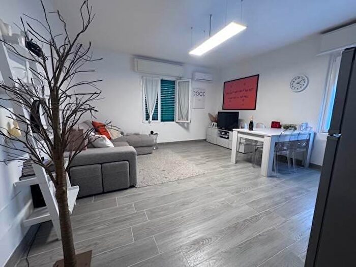 Appartamento bilocale in vendita in Viale Ettore Andreis, Desenzano Del Garda