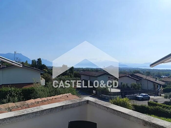 Appartamento trilocale in vendita in Via X Giornate, Soiano Del Lago