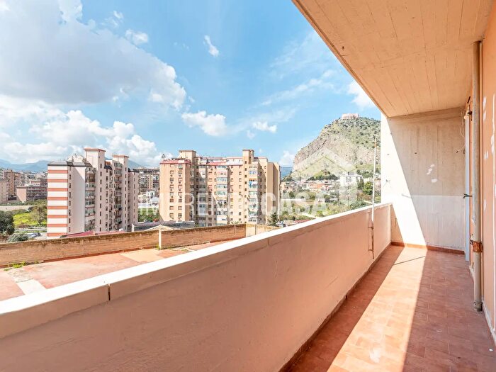 Appartamento trilocale in vendita in Via Cardinale Mariano Rampolla, Palermo