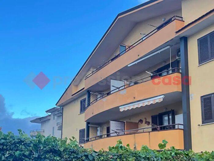 Appartamento con 5 locali in vendita in Via Arbustella, Vitulazio