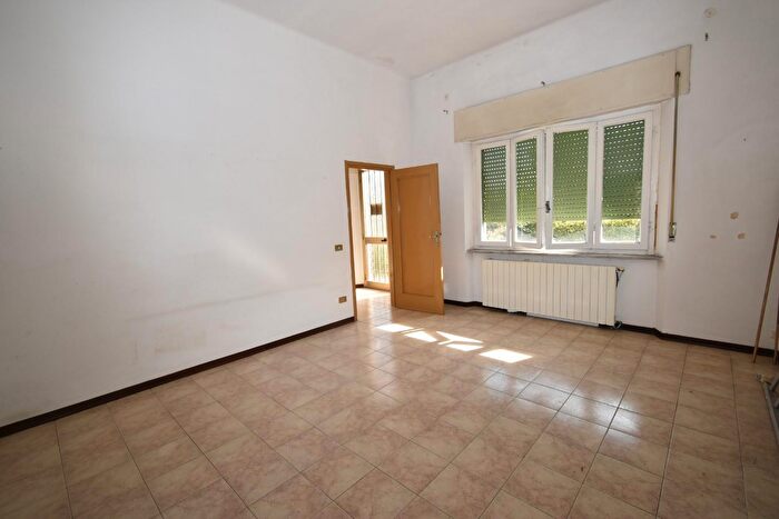 Casa con 5 locali in vendita in San Giuliano Terme