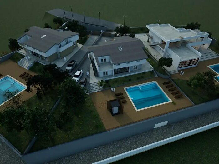 Casa con 6 locali in vendita in Via Montecalvo, Benevento