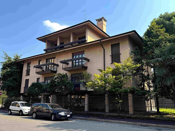 Appartamento quadrilocale in affitto in Via El Alamein, San Martino, Legnano