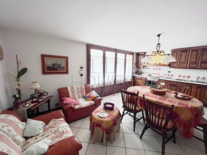 Appartamento trilocale in vendita in Via Palazzo Manfroni, Citerna