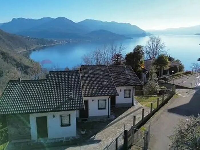 Casa trilocale in vendita in Luino