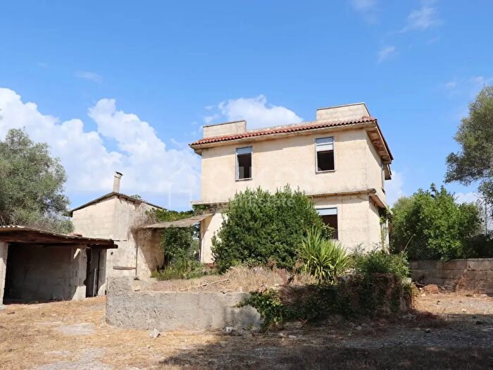 Casa con 8 locali in vendita in Cda San Marco, Noto