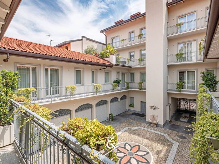 Appartamento bilocale in affitto in Via Cortelonga, Centro Storico, Monza