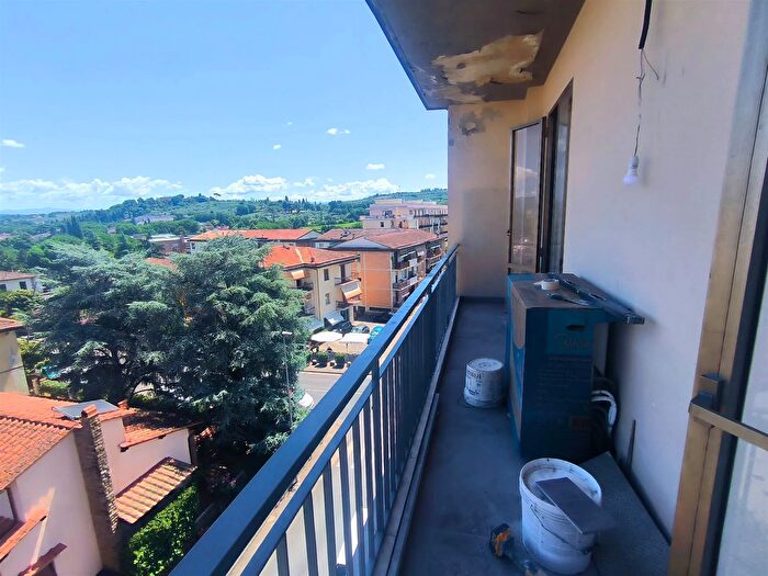 Appartamento trilocale in vendita in Via delle Cascine, Scandicci