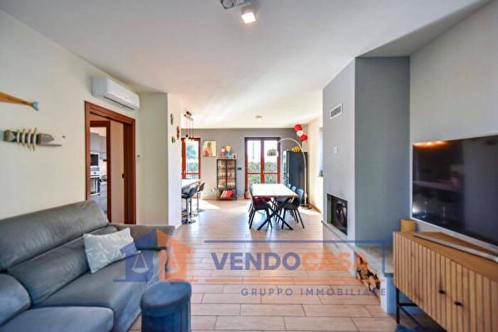 Case in Vendita e in Affitto - 2