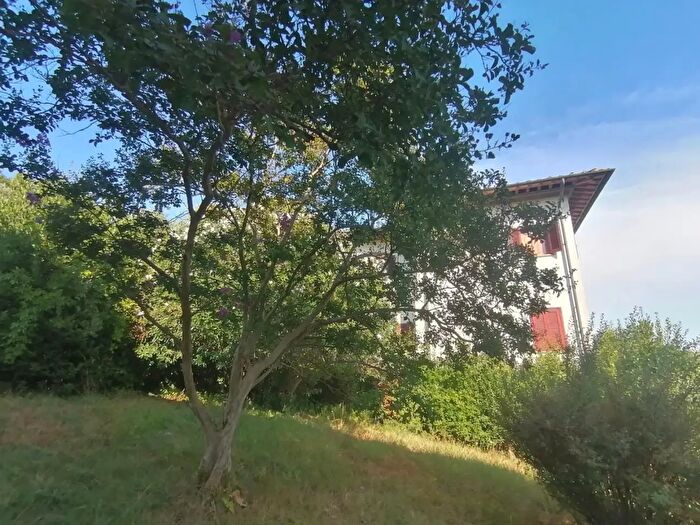 Casa con 13 locali in vendita in Vicopisano