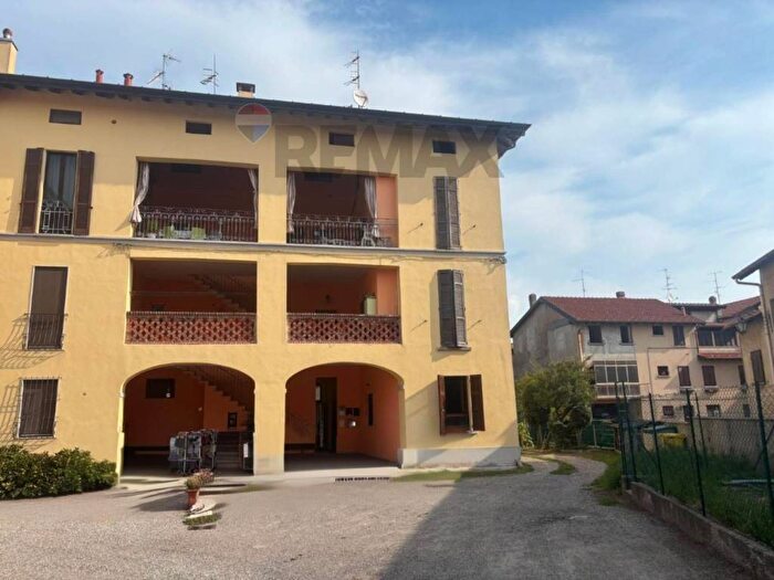 Appartamento bilocale in affitto in VIA CEREA, Centro, Gazzada Schianno