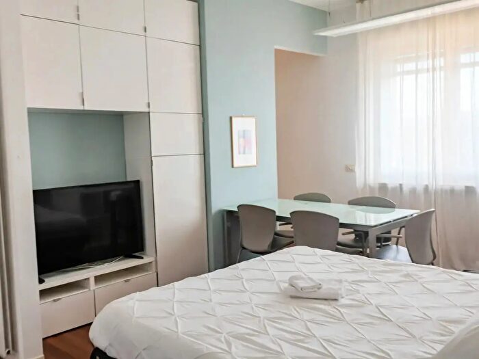 Appartamento trilocale in affitto in Via Goito, Rho