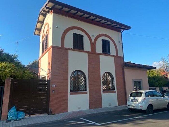 Casa trilocale in affitto in Forte Dei Marmi